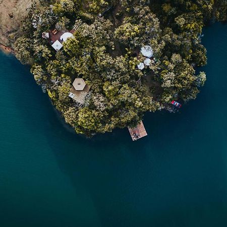Отель Celeste Glamping Гуатапе Экстерьер фото